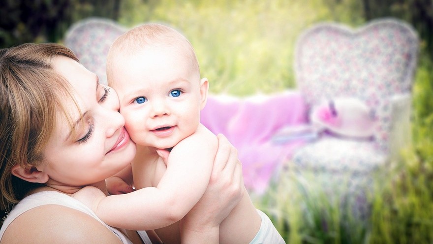 Festa delle Mamme, le difficoltà delle madri per lavorare