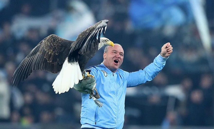 Si rifà il pene ma la Lazio lo caccia: il caso Barnabè