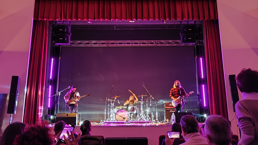 Frosinone, tripudio per A Night with Nirvana al Teatro Vittoria 