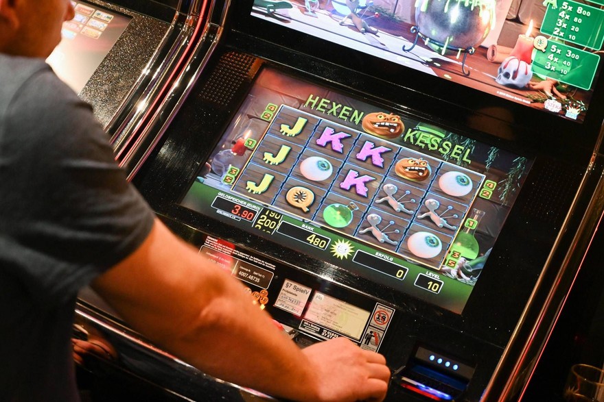 Milano è la città maglia nera per il gioco d'azzardo