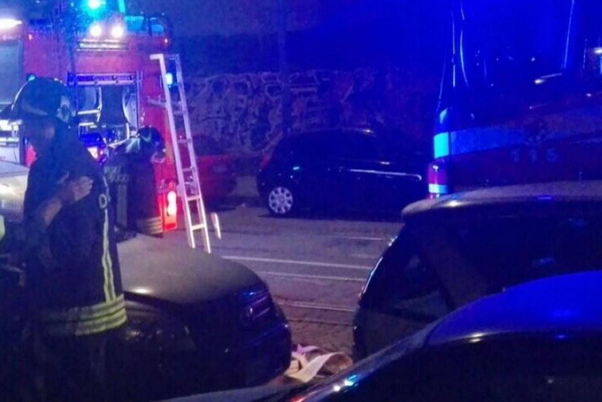 Incendio in appartamento a Roma, morta una donna