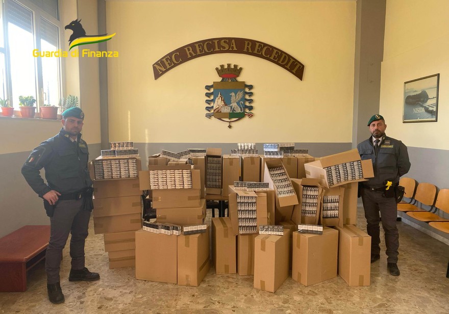 Contrabbando di sigarette, sequestro da 1,2 tonnellate