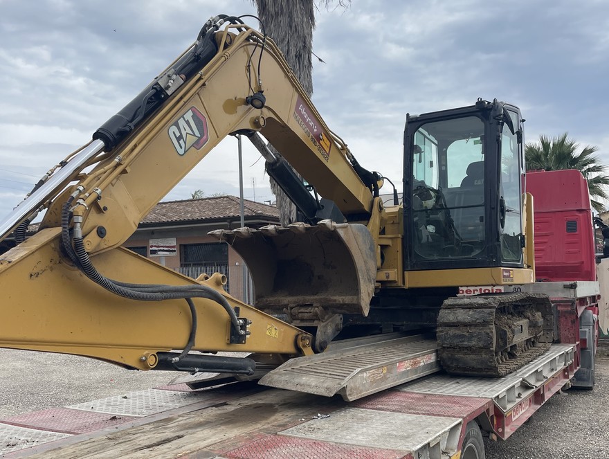 Recuperato escavatore rubato sull'A1 a Frosinone