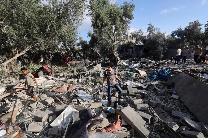 Gaza, ancora raid sulla Striscia: 
