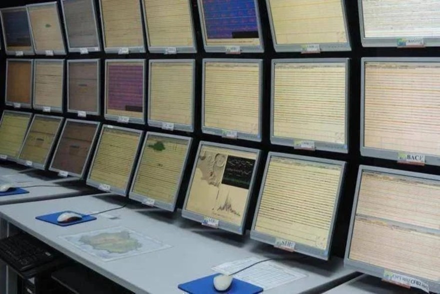 Terremoto ai Campi Flegrei, serie di scosse